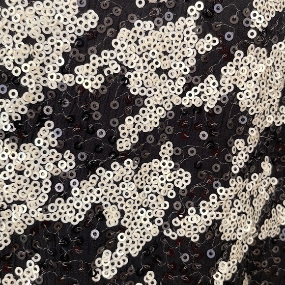 NWT EXPRESS HOUNDSTOOTH SEQUIN RUCHED SHOULDER TOP - Picture 5 of 12